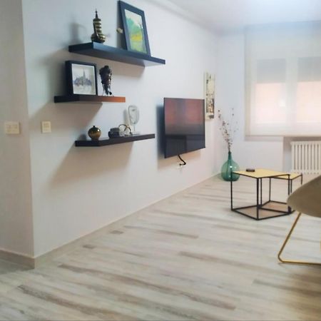 Megano, Apartamento A Estrenar En La Ruta Vinos. Junto A Estanciones. Oviedo Exteriör bild